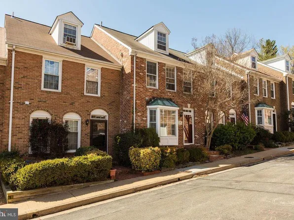 104 Shooters Ct, Alexandria, VA 22314