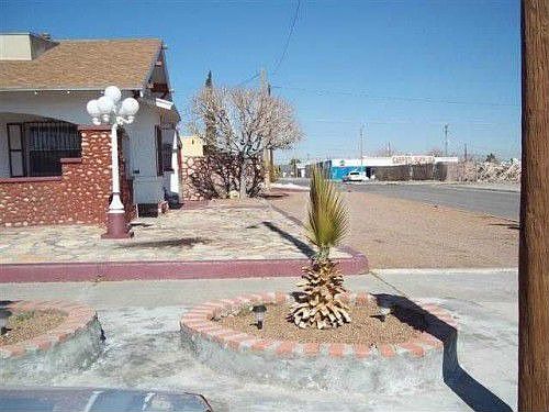 2nd image of 3831 Fort Blvd