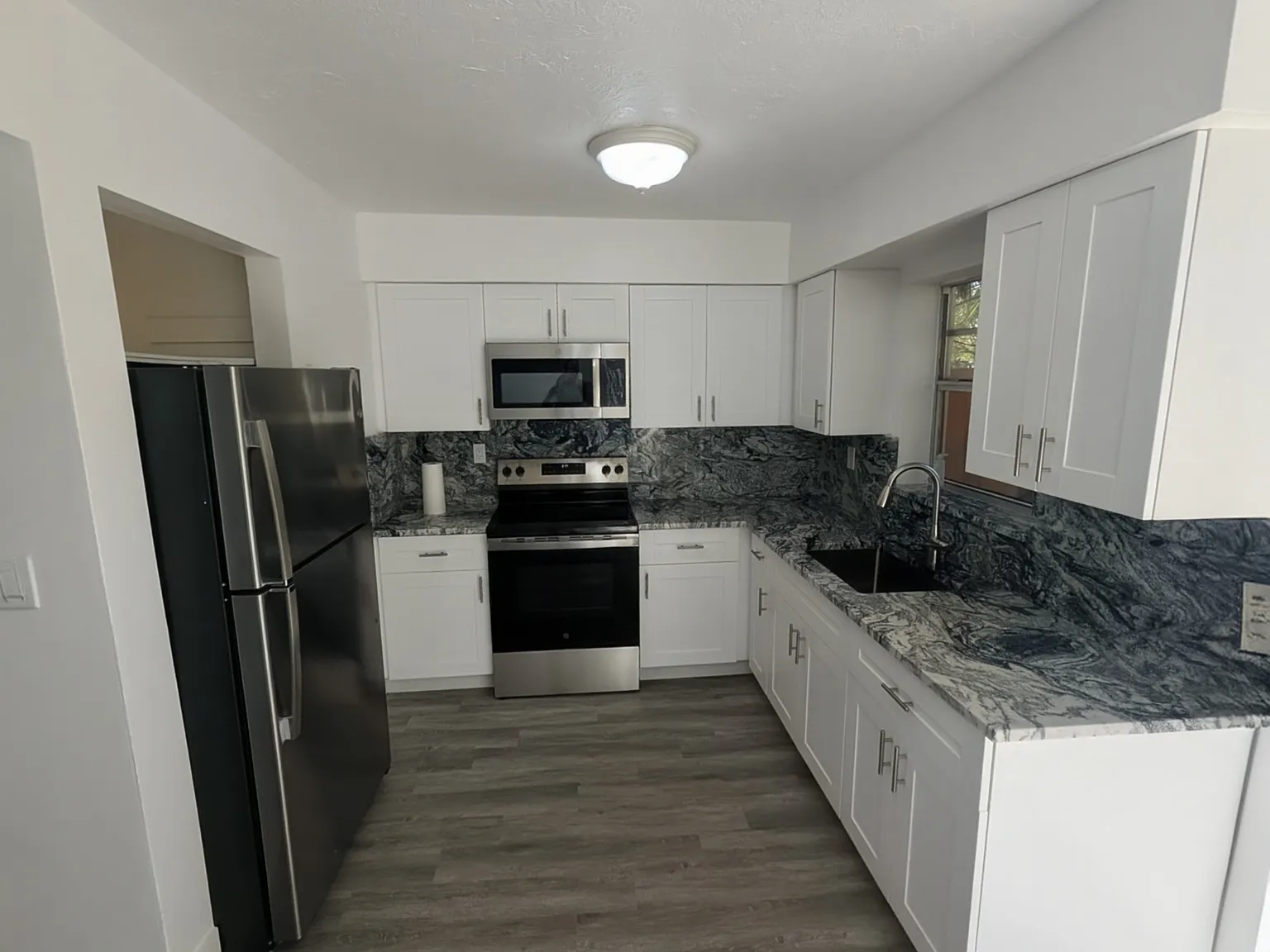 2 bed, $1,950 — Photo 3