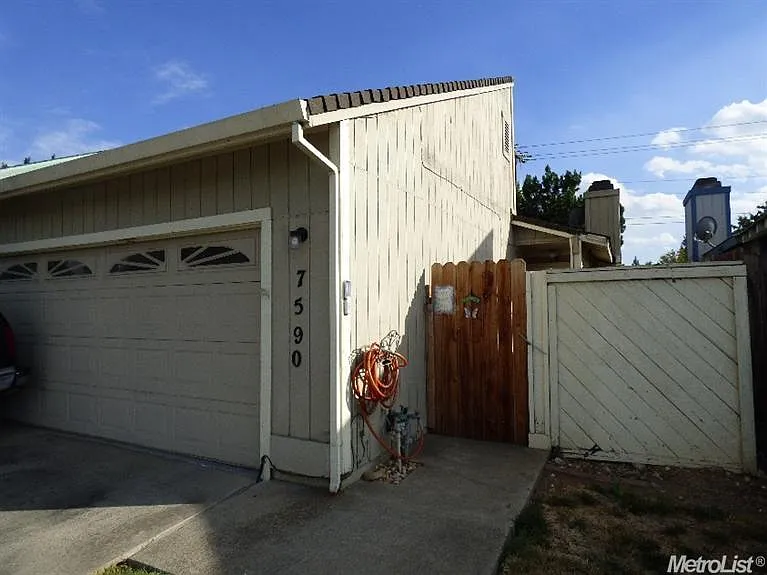7590 Waterwillow Dr photo 1