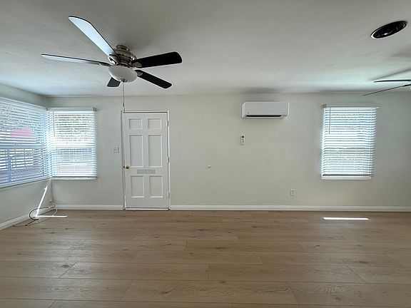 4th image of 4560 Palm Ave