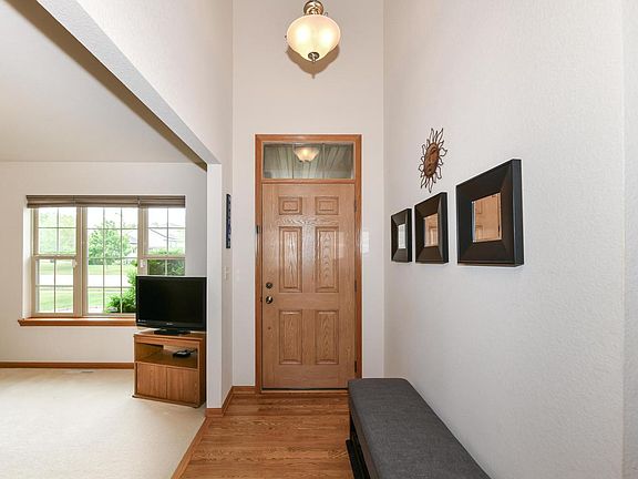 3rd image of 606 E Emily AVENUE