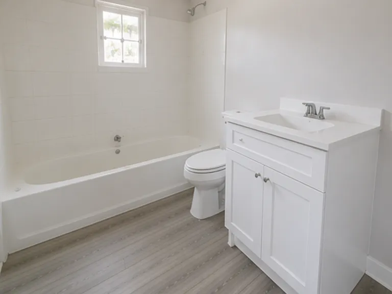 2154 Wright St — Photo 4