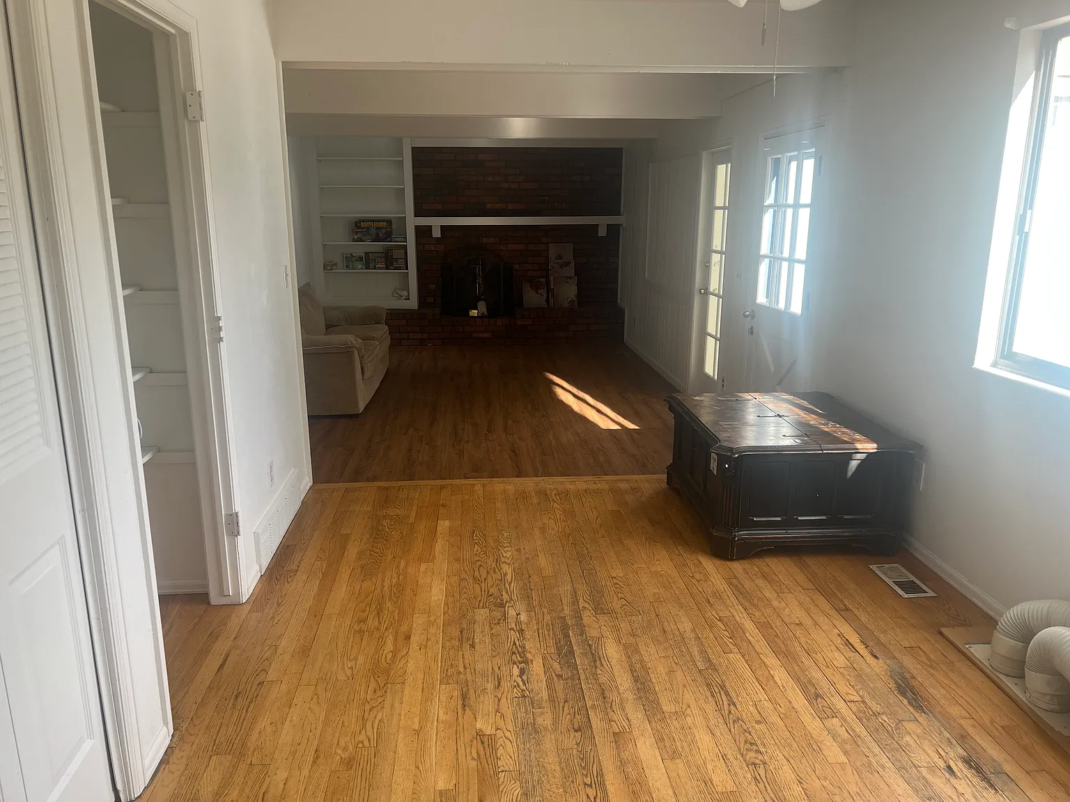 6 bed, 3.5 bath, 2816 sqft, $5,200 — Photo 4