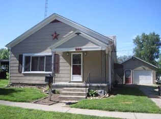 503 E King St, Fairfield, IL 62837