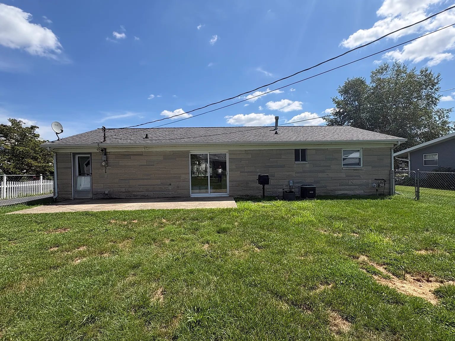 820 S Curry Pike — Photo 3