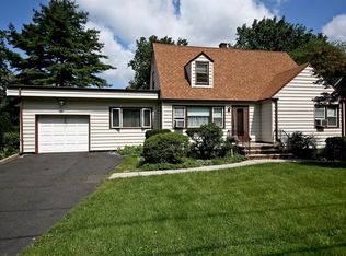 70 Oxford Rd, Colonia, NJ 07067