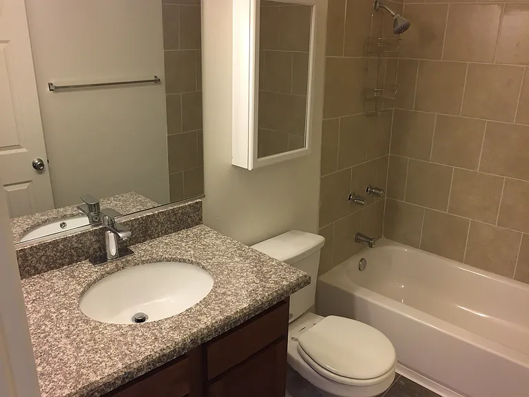 Amber Crest Apartments — Photo 16