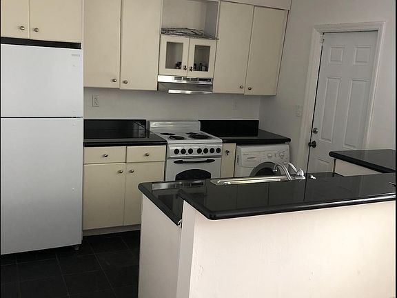 3rd image of 1525 Lenox Ave