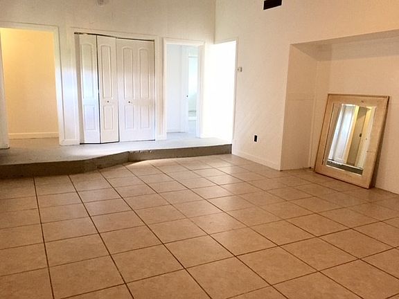 5th image of 18555 NE 23rd Ct