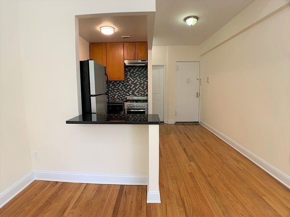 2nd image of 7 W 87th St #4RJ