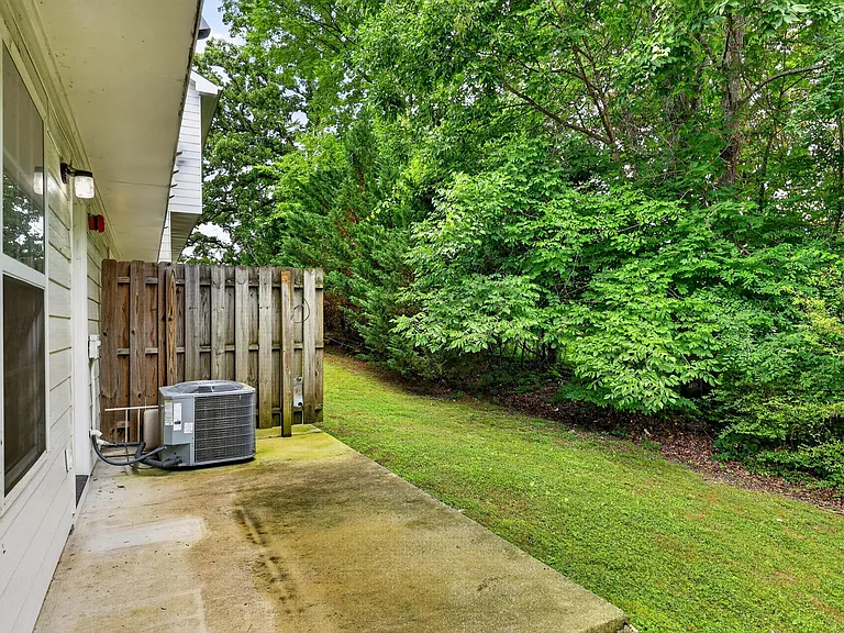1109 Maple Tree Ln — Photo 30