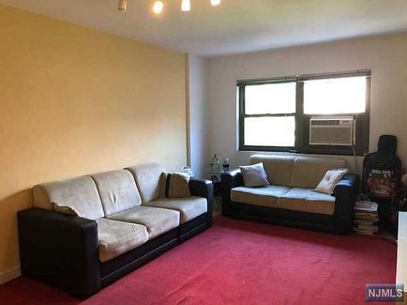 5th image of 401 Park Pl APT 4B