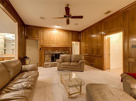 3rd image of 1822 Wisteria Dr