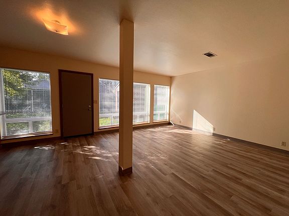 5th image of 3504B NE 54th St #0