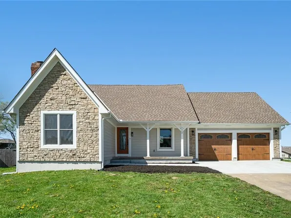 1115 W Pleasant Dr, Raymore, MO 64083