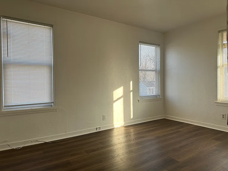 1219 Estelle St — Photo 5