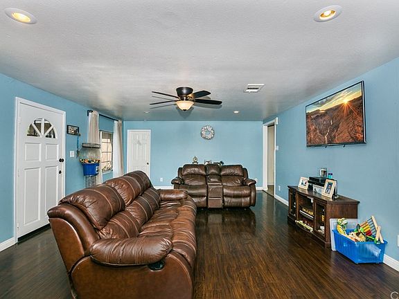 4th image of 432 W Francis St