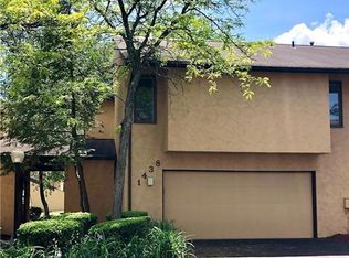 1438 Loop Rd, Kent, OH 44240