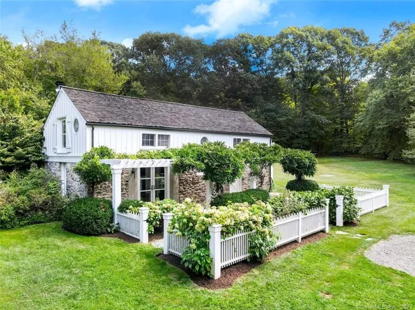 30 Fieldstone Drive, Easton, CT 06612