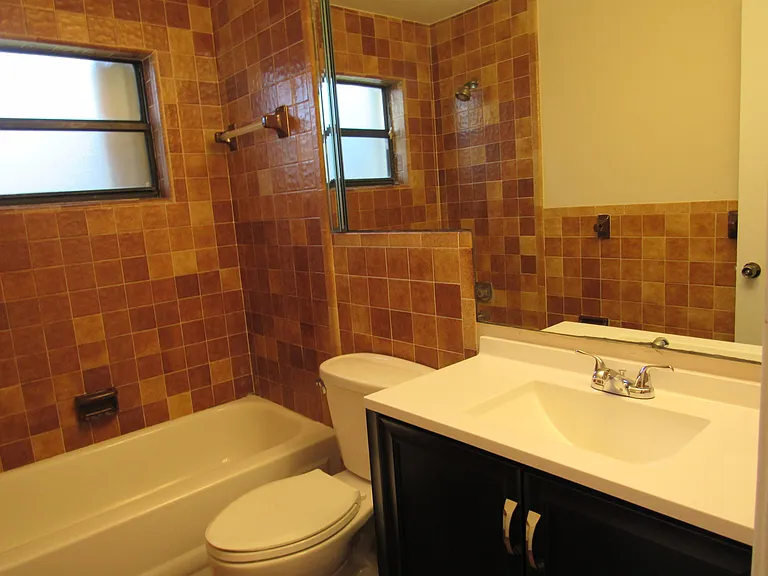 1065 Manor Dr — Photo 14