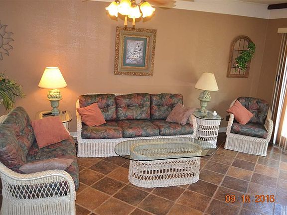 3rd image of 1005 Valley Dr