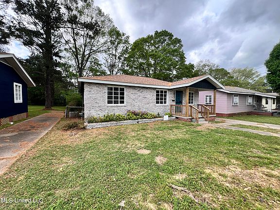 3rd image of 1317 Fernwood Dr