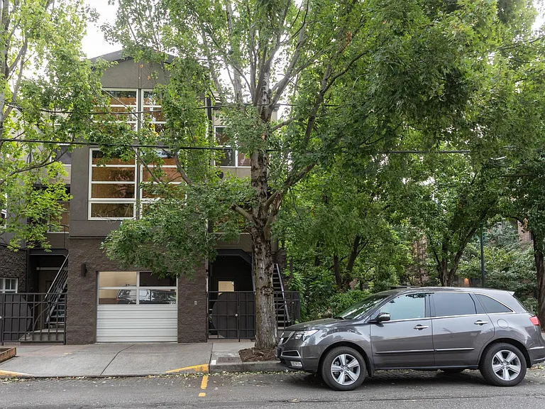 732 NW 12th Ave — Photo 15