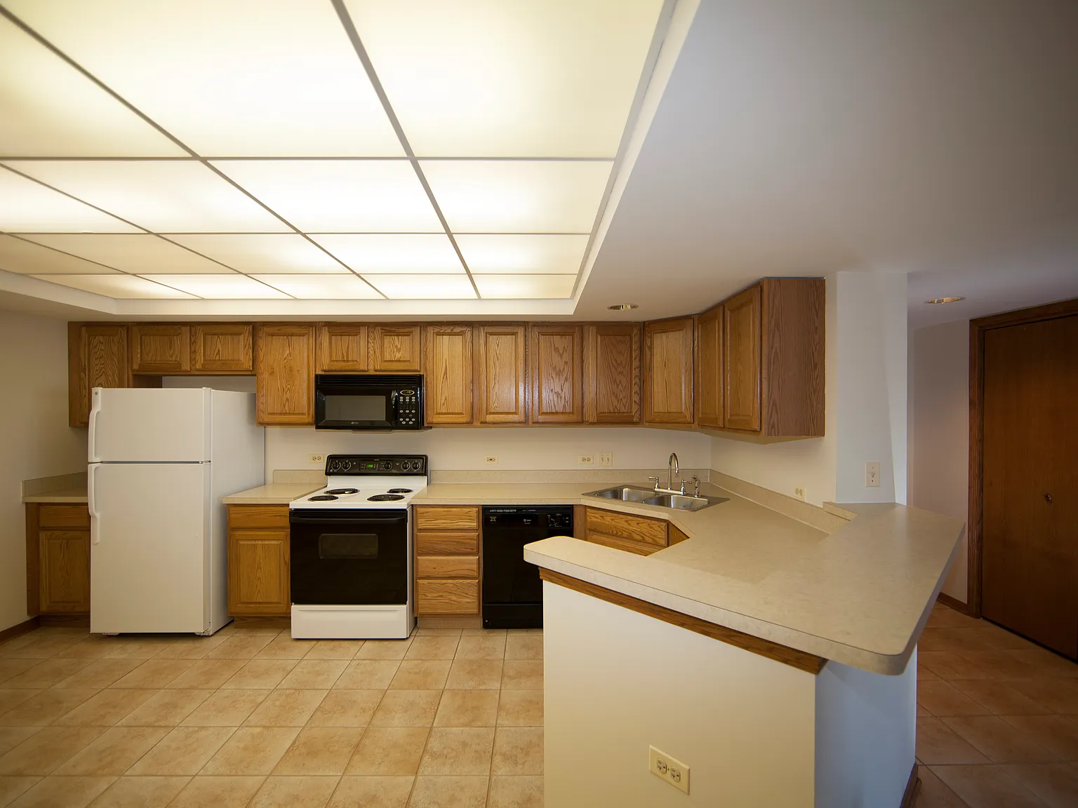2 bed, 1200 sqft, $2,500 — Photo 3