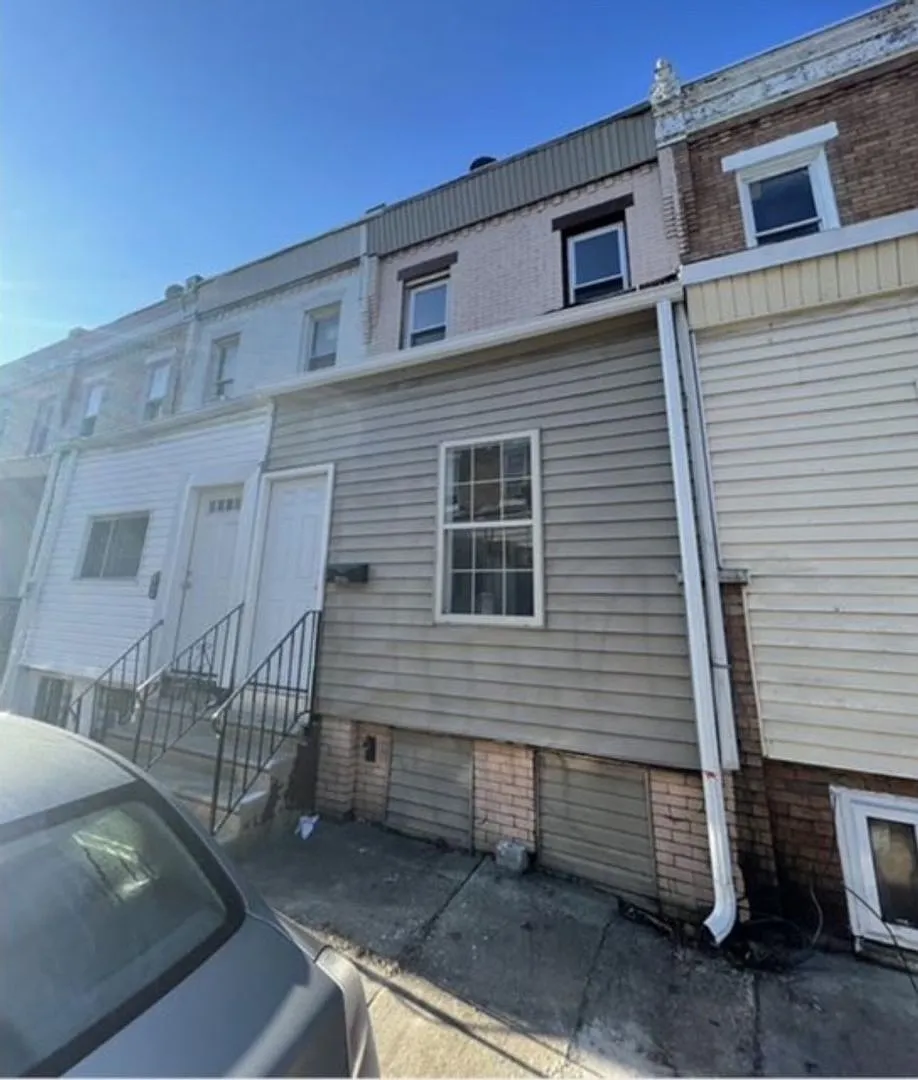 2 Bedroom House for Rent — Photo 1