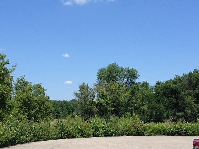 2nd image of 101 Green Ash Ln