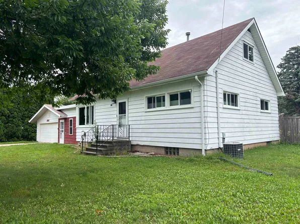 1918 Alaska St, Oshkosh, WI 54902
