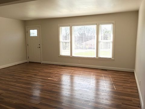 3rd image of 2105 Dearborn Dr