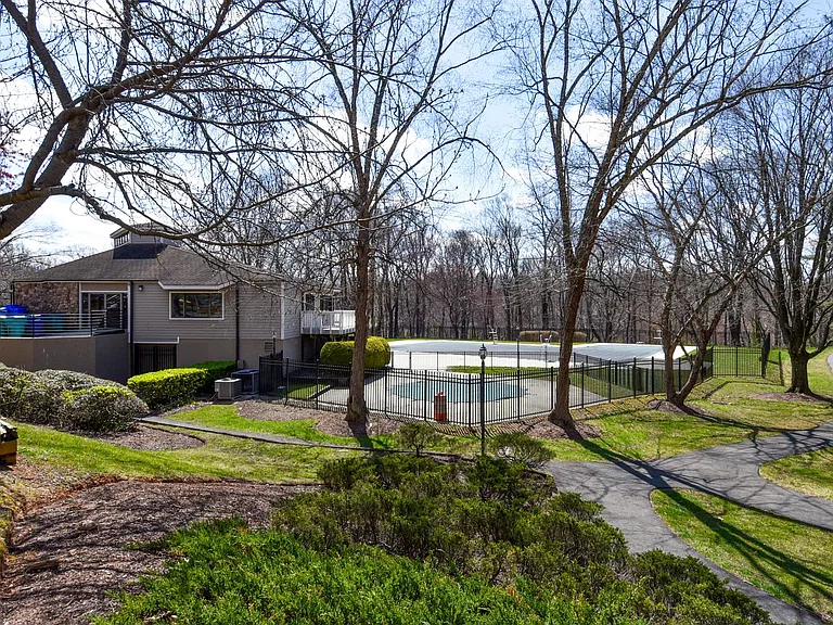 25 Pickering Ct #2 — Photo 33