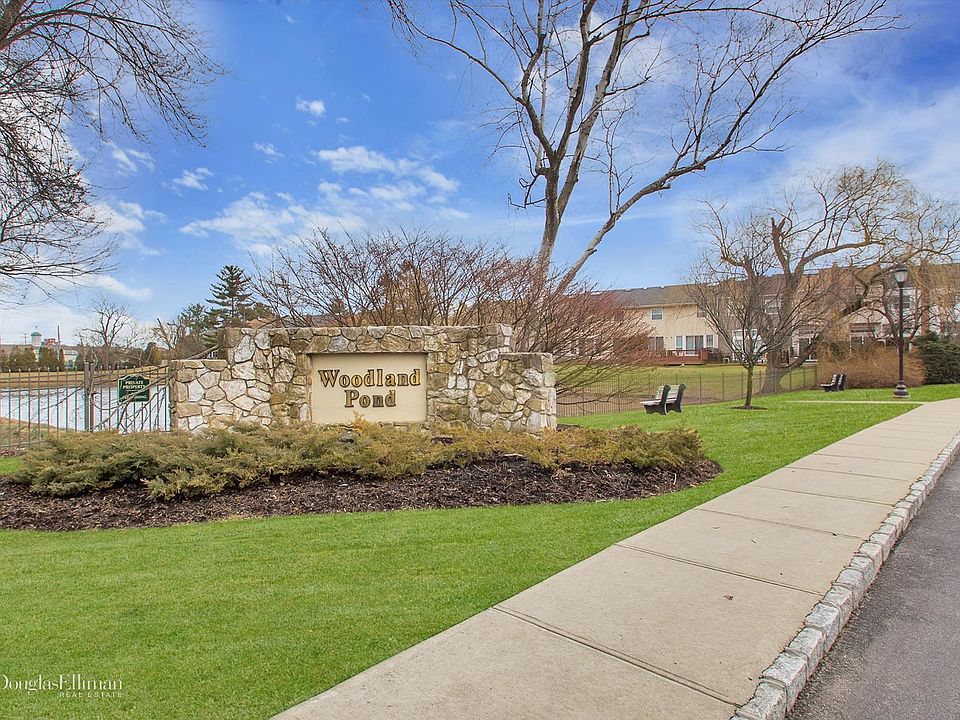 1st image of 98 Woodlake Dr W