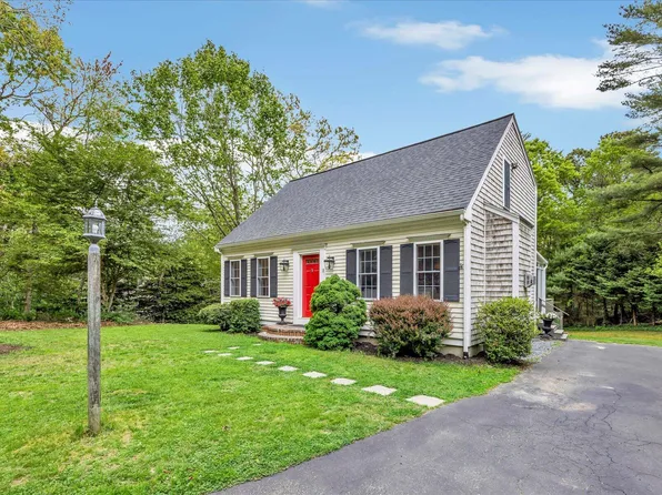 13 Pickerel Way, Forestdale, MA 02644