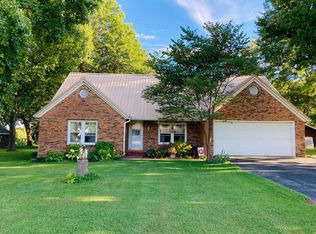 102 E Blair Dr, Stockton, MO 65785