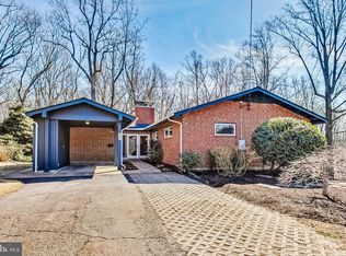 5867 Doris Dr, Alexandria, VA 22311