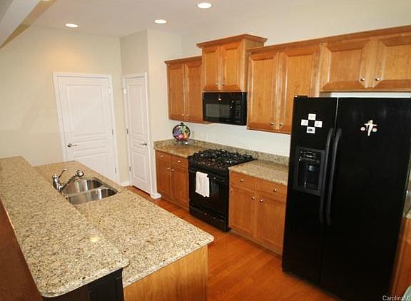 5th image of 15122 Legend Oaks Ct