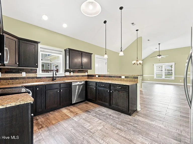 210 Station House Rd — Photo 9