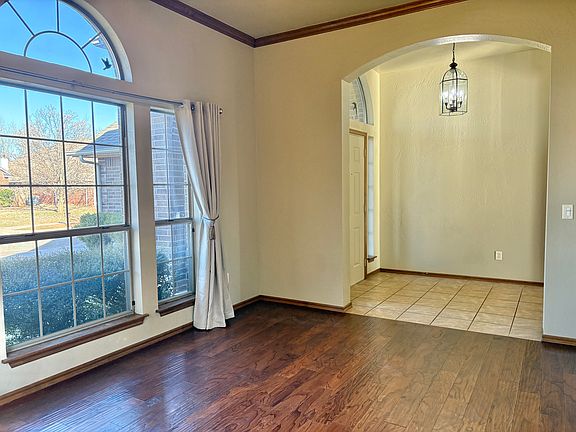 4th image of 12404 Rockwood Ave