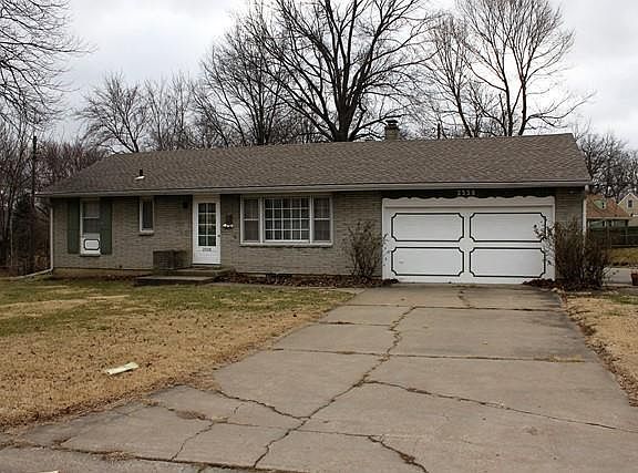 2nd image of 2528 Glen Ln