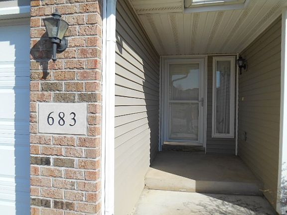 4th image of 683 Charlemont Ln