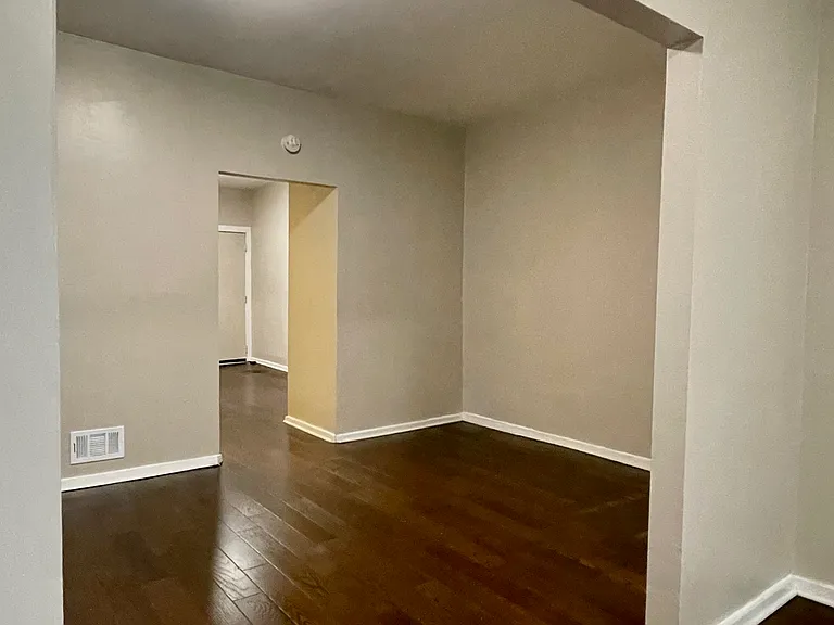 4117 Lafayette Ave #2W — Photo 14