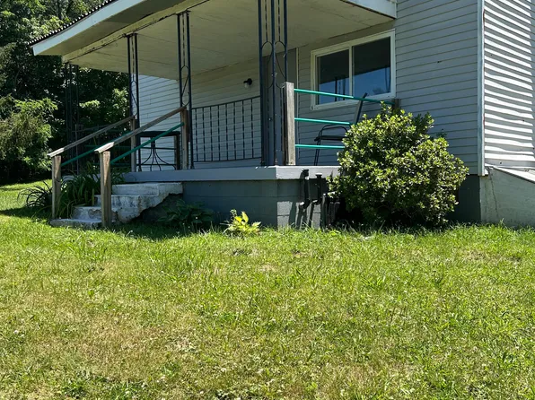 1383 Georges Fairchance Rd, Smithfield, PA 15478