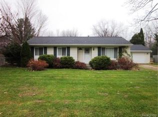 4245 Quick Rd, Holly, MI 48442