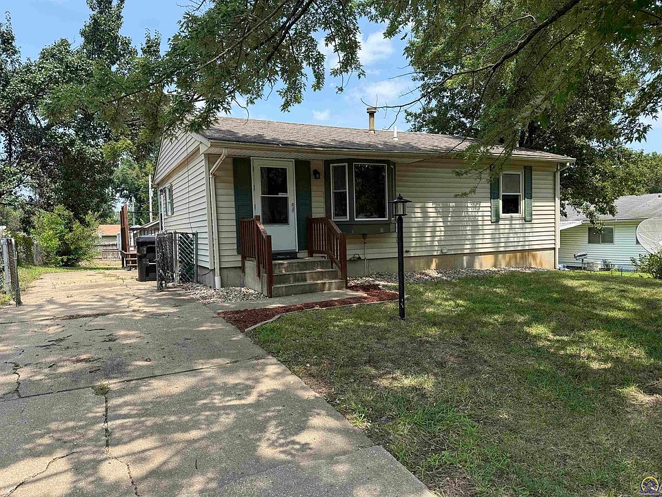 1st image of 3504 SE 9th St