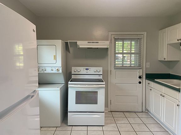 4th image of 2700 Shady Lawn Dr