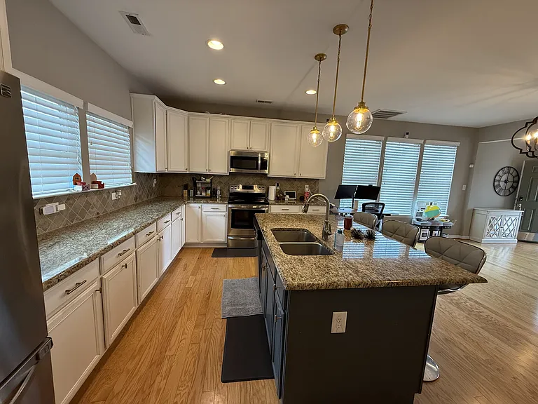 8049 Ellendale Dr #1 — Photo 5