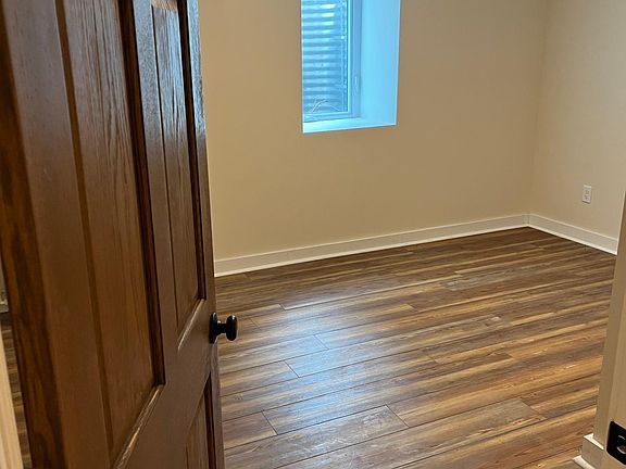 5th image of 3027 Harriet Ave
